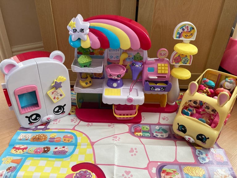 Kindi Kids bundle including Supermarket, fridge, playmat, bus and 6 x dolls 