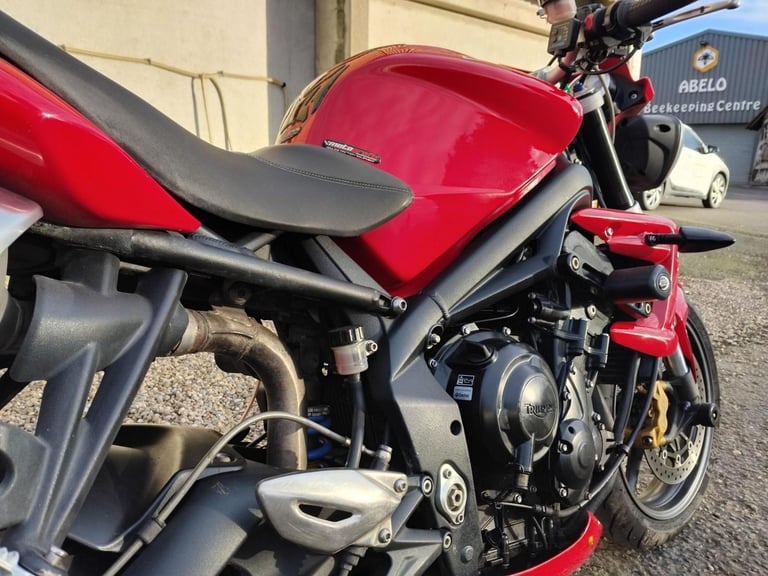 2012 12 TRIUMPH STREET TRIPLE R RED NAKED 675 STREET FIGHTER NEW MOT