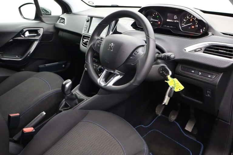 2019 Peugeot 208 1.2 208 Signature PureTech S/S 5dr Hatchback Petrol Manual