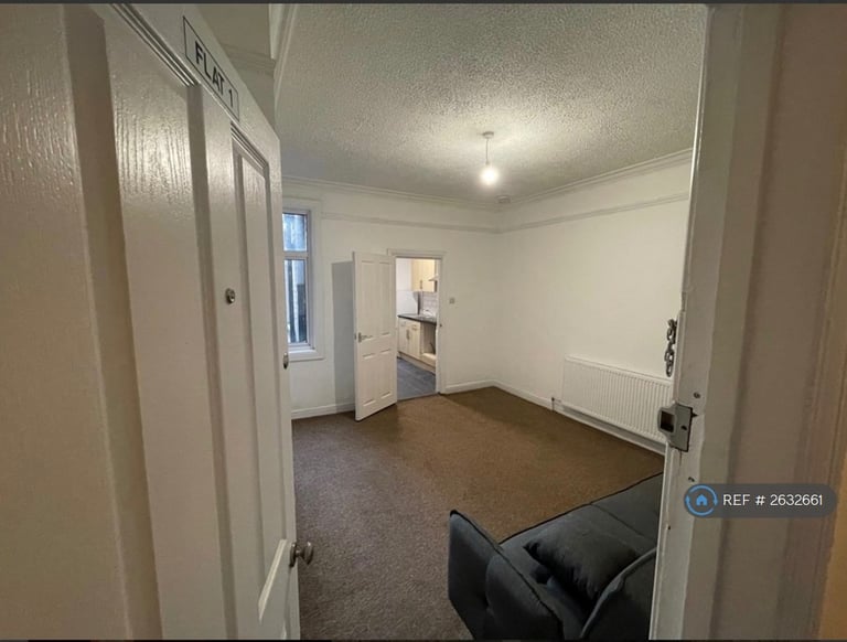 1 bedroom flat in Bolingbroke Road, Coventry, CV3 (1 bed) (#2632661)