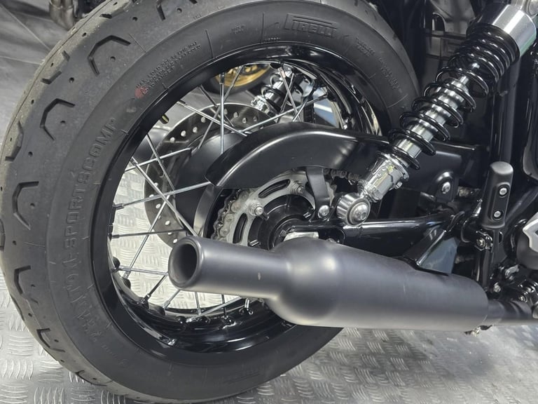 TRIUMPH BONNEVILLE T120