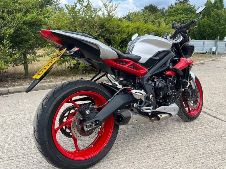 2015 64 TRIUMPH STREET TRIPLE 675 RX 675R NAKED R NEW MOT HPI CLEAR