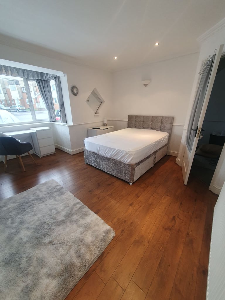 Room to Rent in Family Home