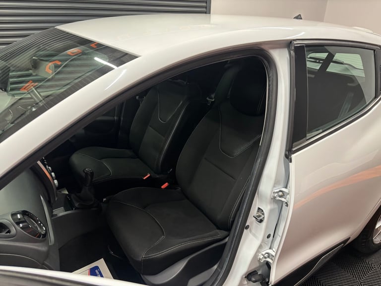 2015 Renault Clio 1.2 16V Dynamique MediaNav 5dr HATCHBACK Petrol Manual