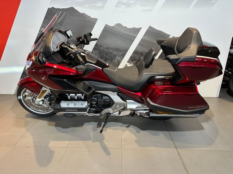Honda GL1800 Goldwing Tour DCT 2021 with only 3440 miles 