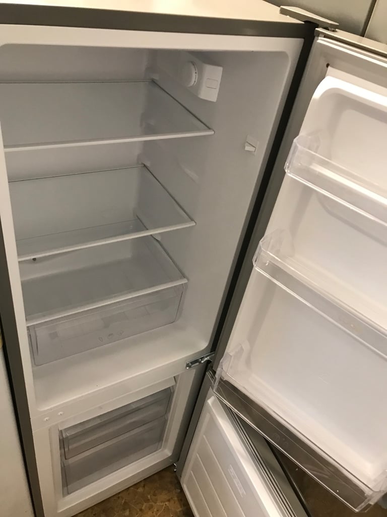 LOGIK FRIDGE FREEZER IN EXCELLENT CONDITION £135 