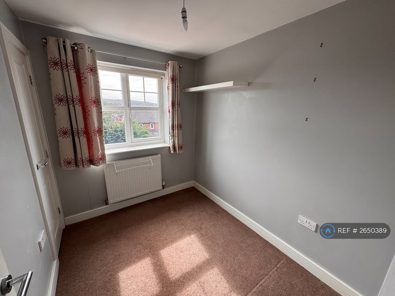 4 bedroom house in Woolscroft View, Barnsley, S73 (4 bed) (#2650389)