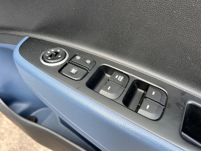 2016 Hyundai i10 1.0 SE Euro 6 5dr HATCHBACK Petrol Manual