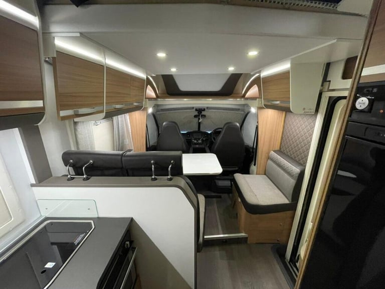 Adria Matrix 670 sc Axess Automatic Rear Garage, Island bed motorhome