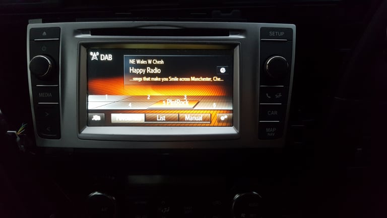 TOYOTA Auris/Yaris 2014-15 Radio/CD/GPS SYSTEM in full working order using buttons