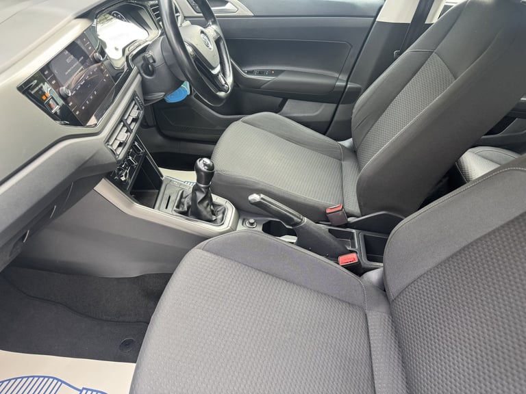 VOLKSWAGEN POLO 1.0 SE 2018