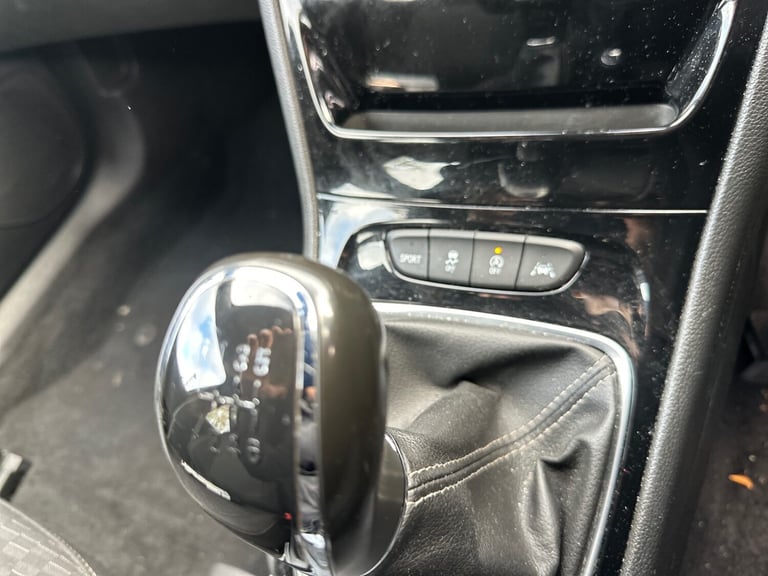 2016 Vauxhall Astra 1.6 CDTi 16V 136 SRi 5dr HATCHBACK Diesel Manual