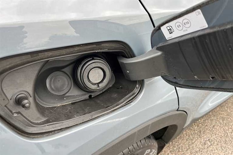 2021 Volvo XC40 2.0 B4 MHEV R-Design SUV 5dr Petrol Hybrid Auto Euro 6 (s/s) (197 ps) SUV Hybrid ...
