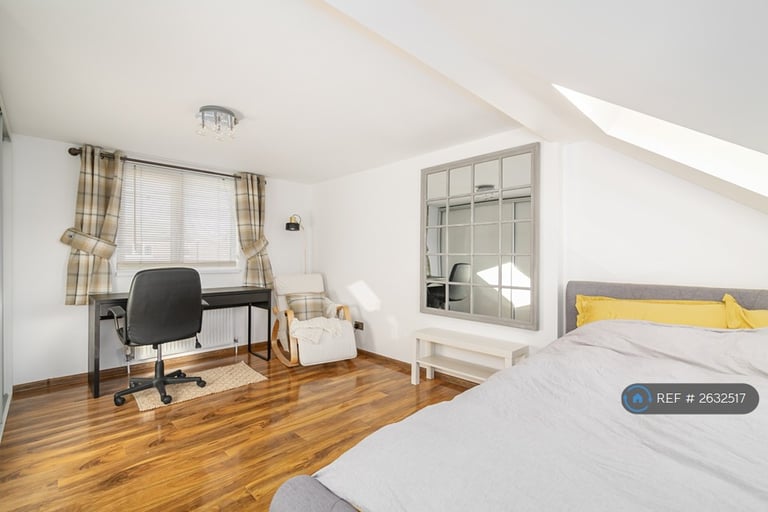 1 bedroom in Hickin St, London, E14 (#2632517)