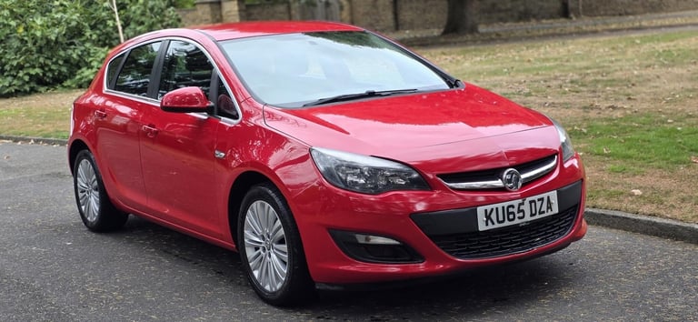 2015 Vauxhall Astra 1.6i Excite Euro 6 5dr HATCHBACK Petrol Manual