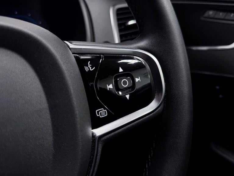 2023 Volvo XC90 Core Bright T8 (455 hp) ESTATE Petrol/Electric Hybrid Automatic