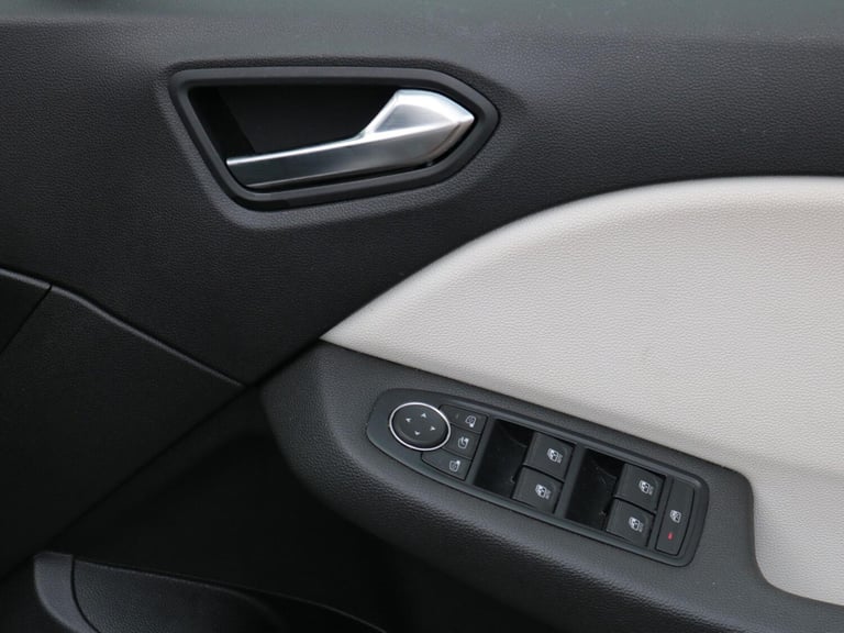 2023 Renault Clio 1.0 TCe Techno Hatchback 5dr Petrol Manual Euro 6 (s/s) (90 ps) HATCHBACK Petro...