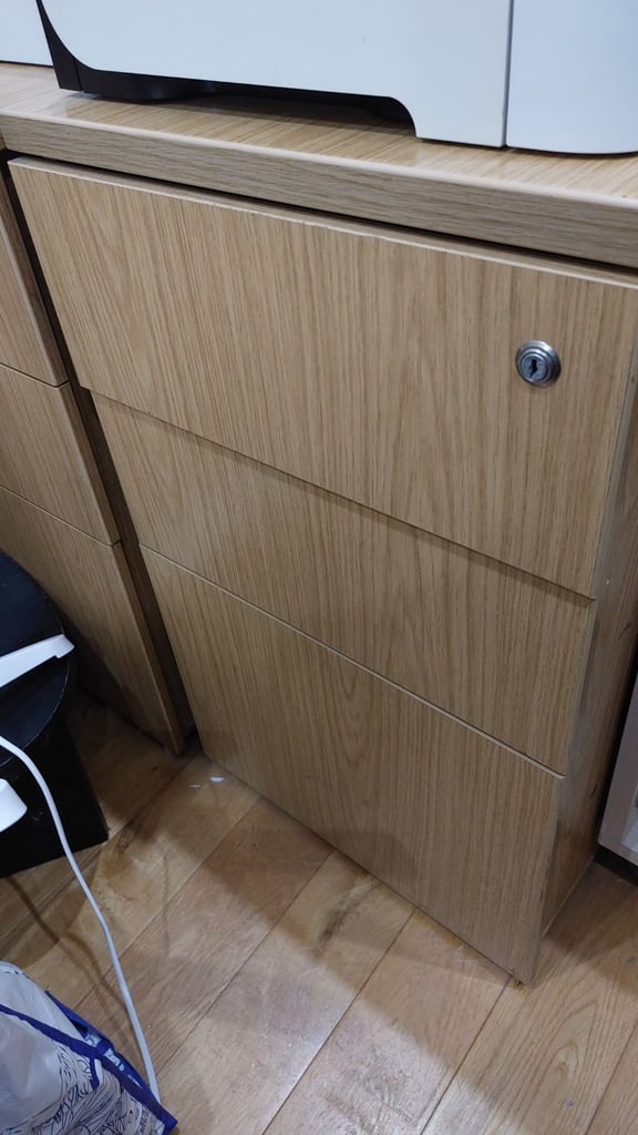 Wood solid office pedestal