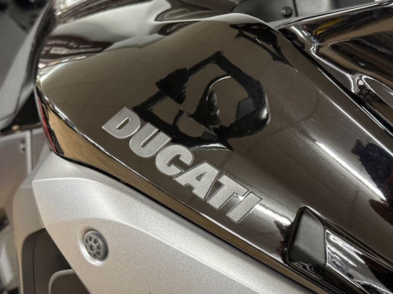 2025 Ducati Multistrada V4 S black Manual