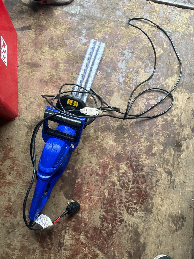 image for Electric hedge cutter