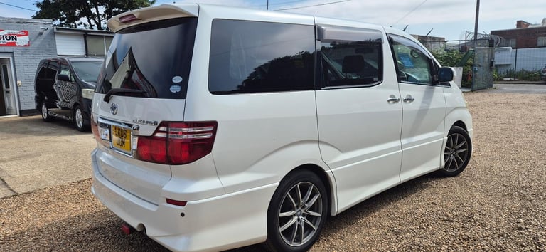 TOYOTA ALPHARD 2 BERTH CAMPERVAN WITH REAR CONVERSION AND FRIDGE