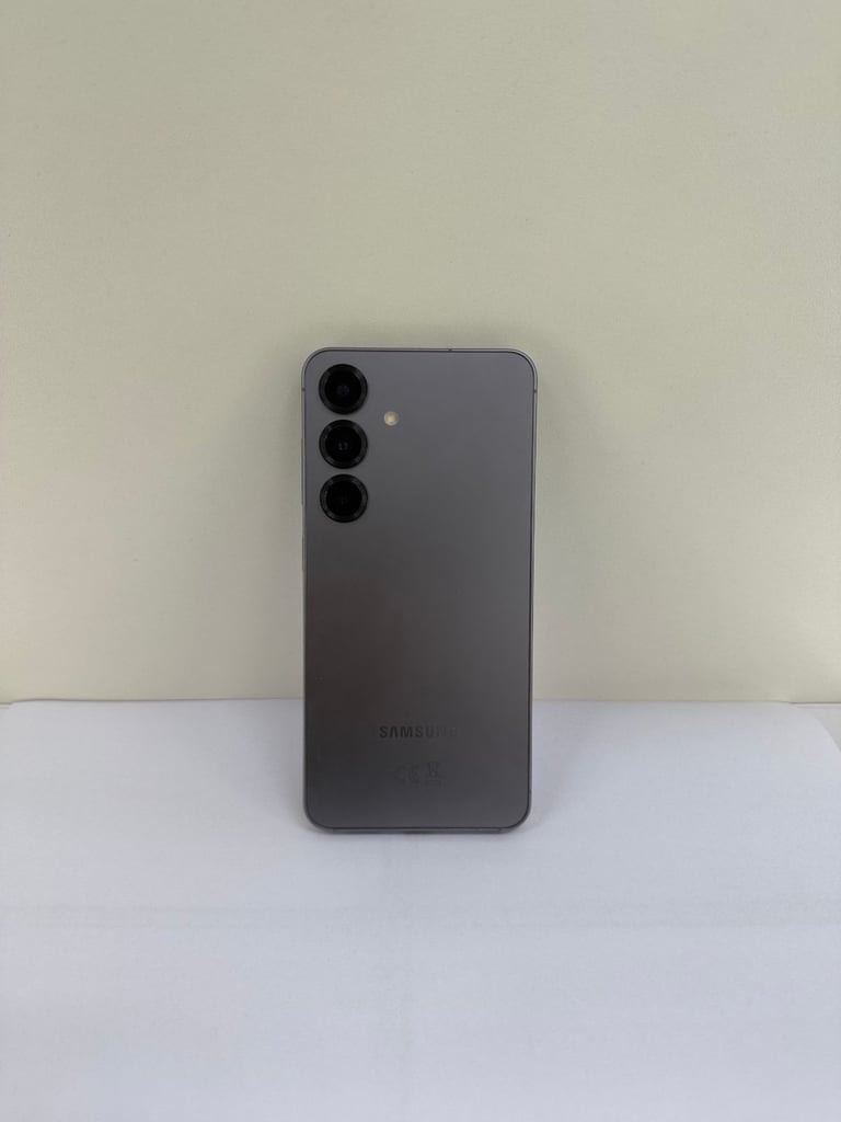 Samsung Galaxy S25 128GB Unlocked in Excellent Condition