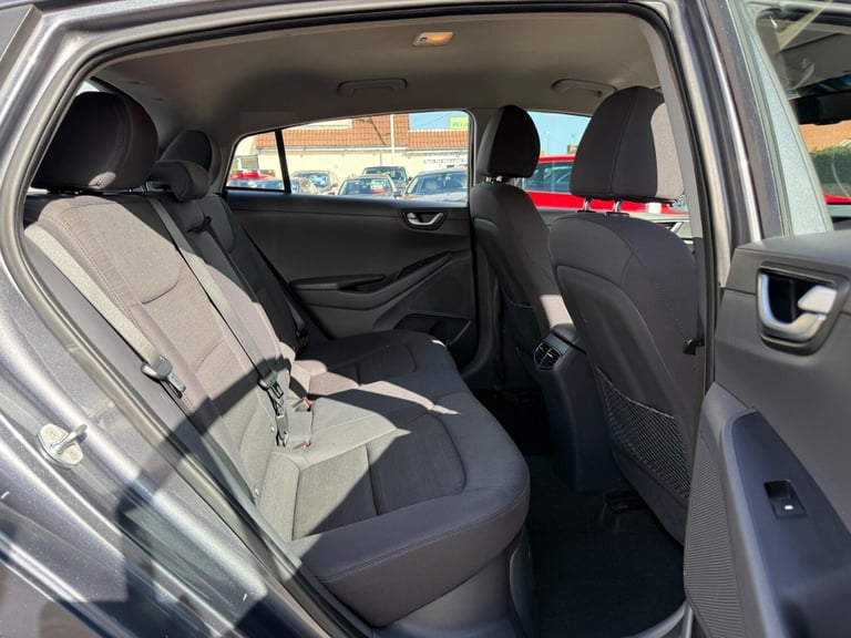 2018 Hyundai IONIQ 1.6 h-GDi Premium DCT Euro 6 (s/s) 5dr HATCHBACK Petrol/Electric Hybrid Automatic