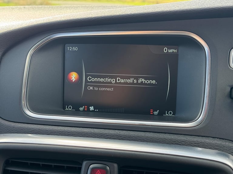 2016 Volvo V40 2.0 D4 R-Design Lux Nav Auto Euro 6 (s/s) 5dr HATCHBACK Diesel Automatic