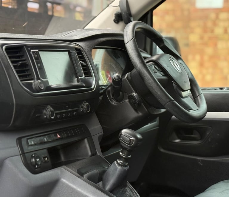 2020 Vauxhall Vivaro 2.0 Turbo D 3100 Sportive Crew Van L2 H1 Euro 6 (s/s) 5dr