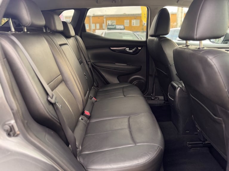 2015 Nissan Qashqai 1.6 dCi Tekna 5dr 4WD HATCHBACK Diesel Manual