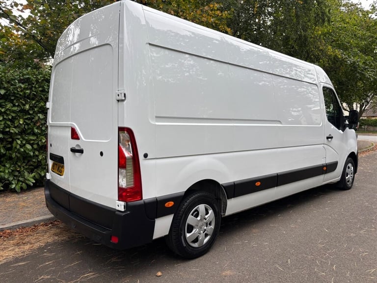 2021 Renault Master 2.3 dCi 35 Business+ FWD LWB Medium Roof Euro 6 4dr Panel Van Diesel Manual