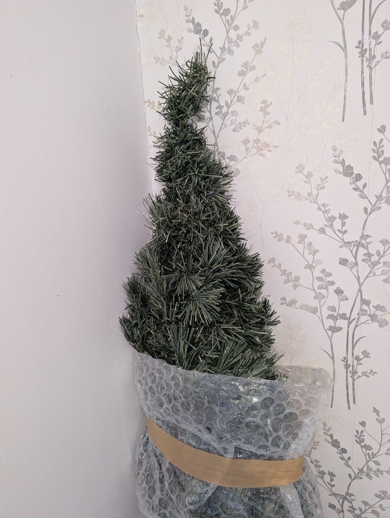 Free LED Christmas Tree