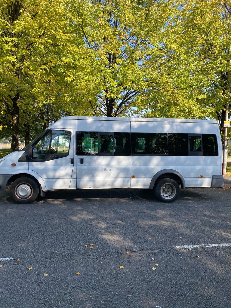 Ford Transit 17 Seater Minibus 