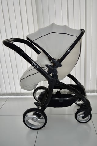 Egg swan sale white pram
