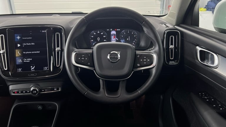 2020 Volvo XC40 T3 Momentum Automatic Estate Petrol Automatic