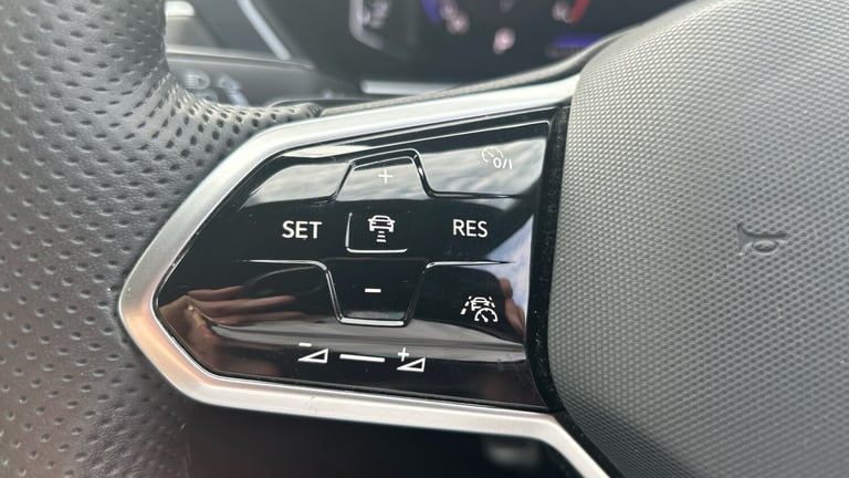 2021 Volkswagen Tiguan 2.0 TDI 4Motion R-Line 5dr DSG ESTATE DIESEL Automatic