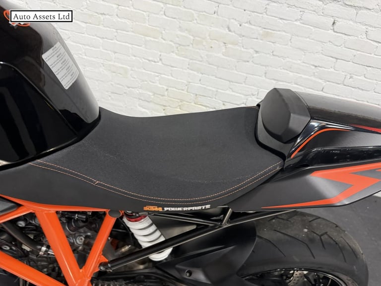 2016 KTM 1290 Super Duke R 1290 Naked Petrol Manual (172 ps) Naked Petrol Manual