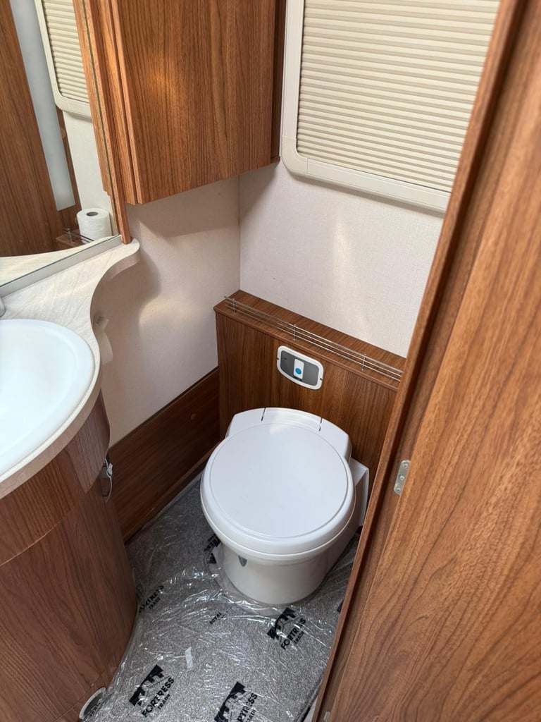 2015 Frankia 640 - 3 ltr - 49,000 Miles - 4 Berth / 2 Belts 