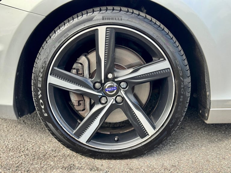 2016 Volvo V40 2.0 D4 R-Design Lux Nav Auto Euro 6 (s/s) 5dr HATCHBACK Diesel Automatic