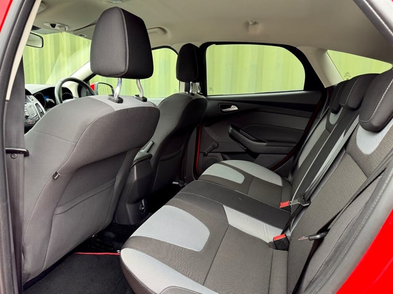 2013 Ford Focus 1.0T EcoBoost Zetec S Hatchback 5dr Petrol Manual Euro 5 (s/s) (125 ps) Hatchback...
