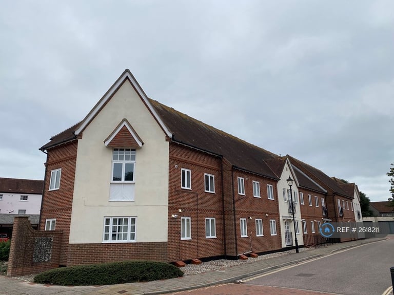 2 bedroom flat in Peter Weston Place, Chichester, PO19 (2 bed) (#2618211)