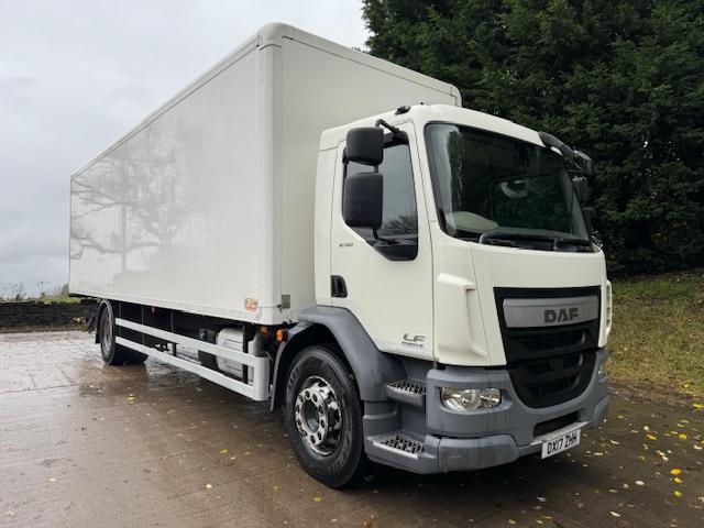 2017 17 DAF LF 230 Euro 6 28ft fridge box side mounted freezer unit tail-lift 