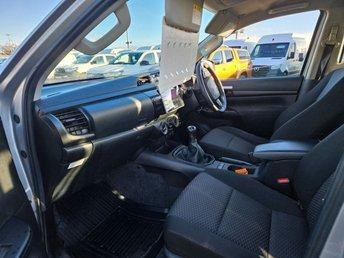  2020 ON 20 PLATE TOYOTA HILUX ACTIVE D-4D 4WD 2400CC DOUBLE CAB PICK UP ULEZ 