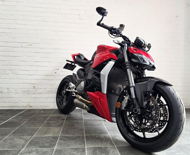 Ducati Streetfighter 955 V2