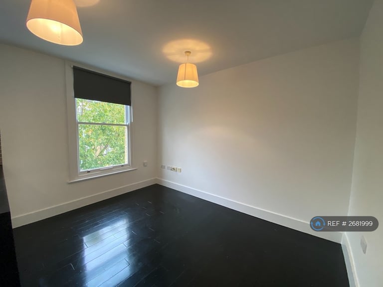 1 bedroom flat in Narford Road, London, E5 (1 bed) (#2681999)