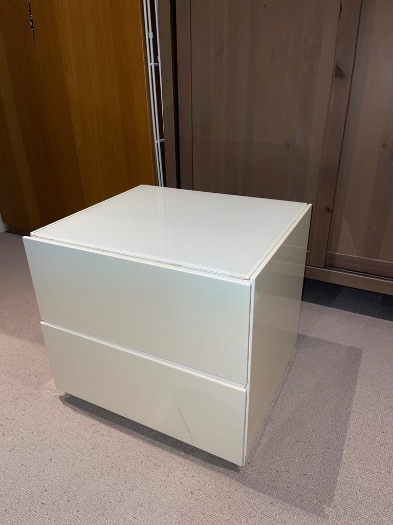 White Gloss 2-Drawer Bedside Table / Chest of Drawers