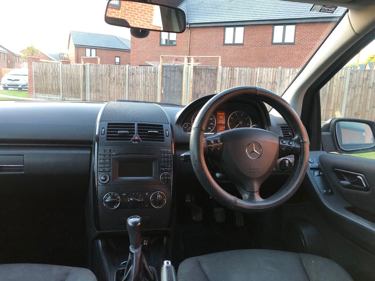 Mercedes-Benz (61) A Class A160 1.5 Petrol Classic SE 5dr. New MOT. Lady owners. ULEZ OK. Excellent.