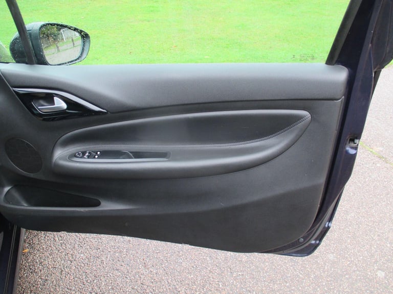 2018 DS Automobiles DS 3 1.2 PureTech Cafe Racer Euro 6 (s/s) 3dr HATCHBACK Petrol Manual