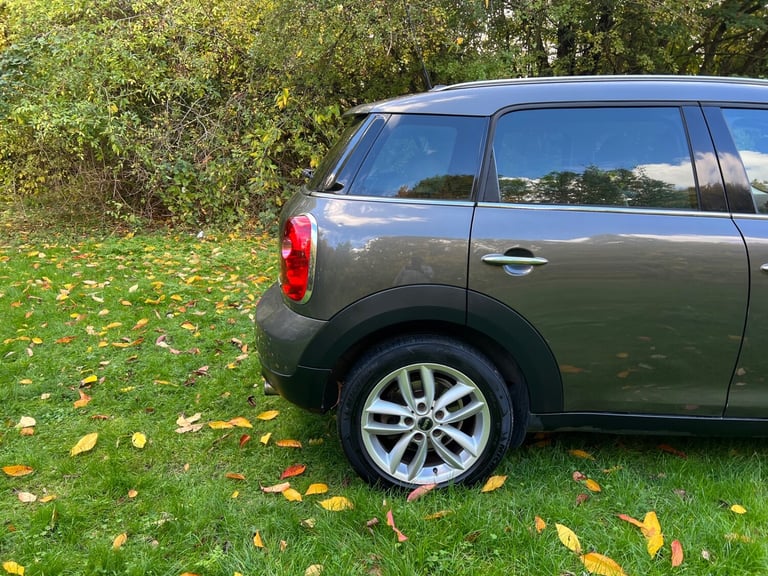 2011 MINI Countryman 1.6 Cooper 5dr Auto HATCHBACK Petrol Automatic