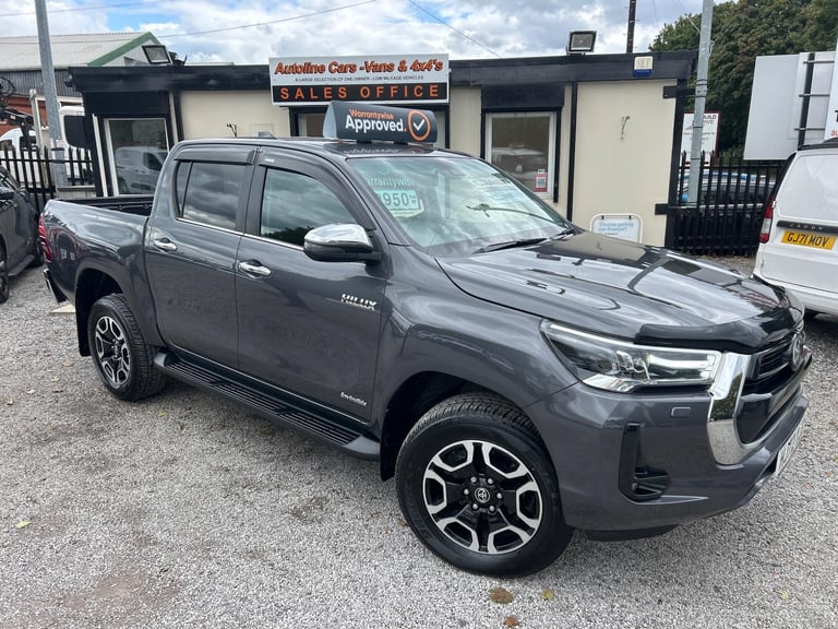 image for 2022 Toyota Hilux 2.8 D-4D Invincible Auto 4WD Euro 6 (s/s) 4dr PICK UP Diesel Automatic